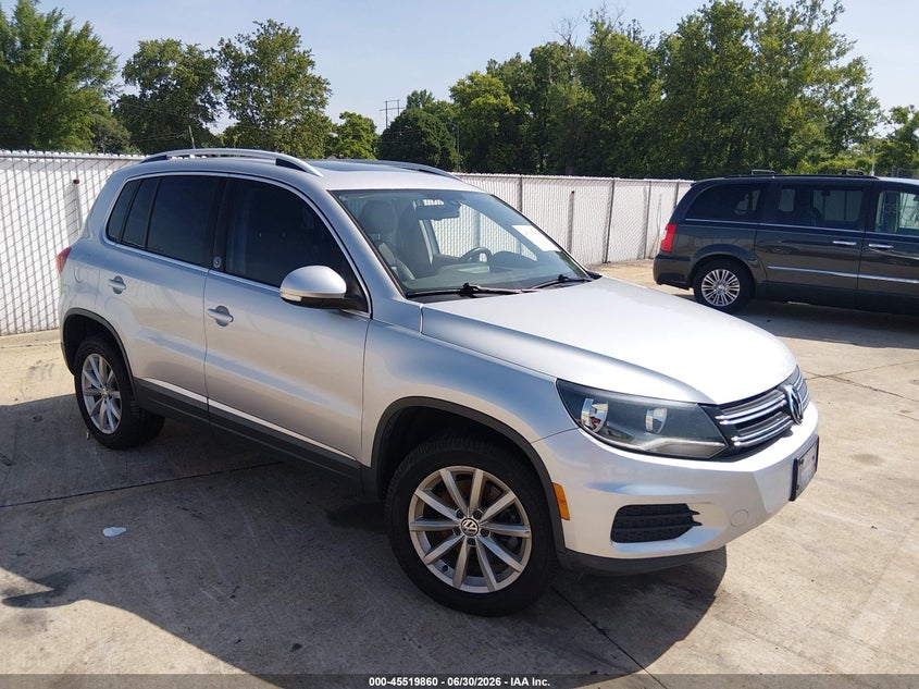 2017 Volkswagen Tiguan VIN WVGRV7AX8HW500912 IAAI salvage auction — NORMAL WEAR, Clear (Missouri), sold $1,800 on 2026-07-28 (photo 1)