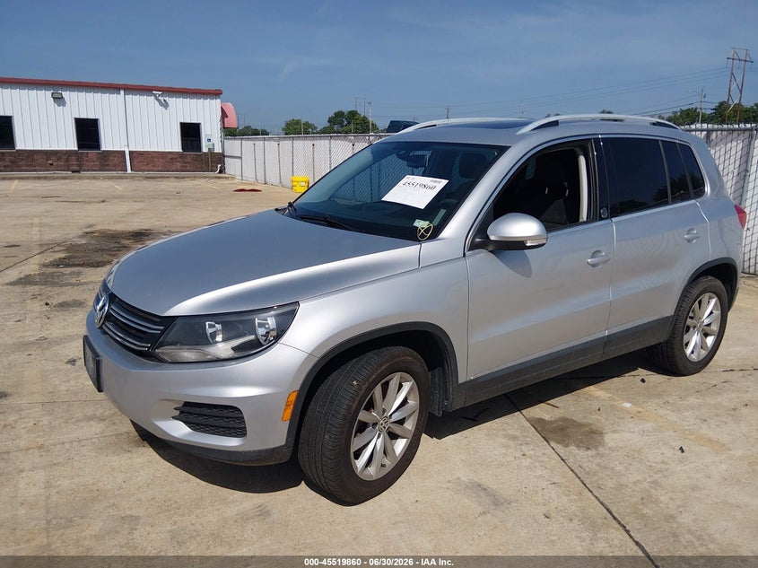 2017 Volkswagen Tiguan VIN WVGRV7AX8HW500912 IAAI salvage auction — NORMAL WEAR, Clear (Missouri), sold $1,800 on 2026-07-28 (photo 2)