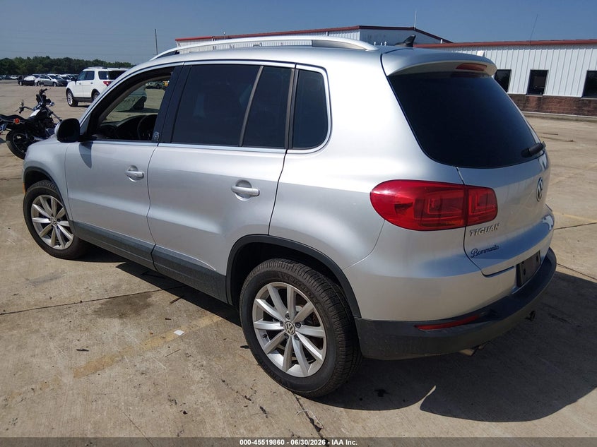 2017 Volkswagen Tiguan VIN WVGRV7AX8HW500912 IAAI salvage auction — NORMAL WEAR, Clear (Missouri), sold $1,800 on 2026-07-28 (photo 3)