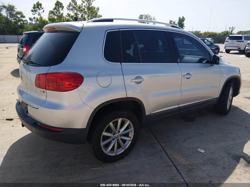 2017 Volkswagen Tiguan VIN WVGRV7AX8HW500912 IAAI salvage auction — NORMAL WEAR, Clear (Missouri), sold $1,800 on 2026-07-28 (photo 4)
