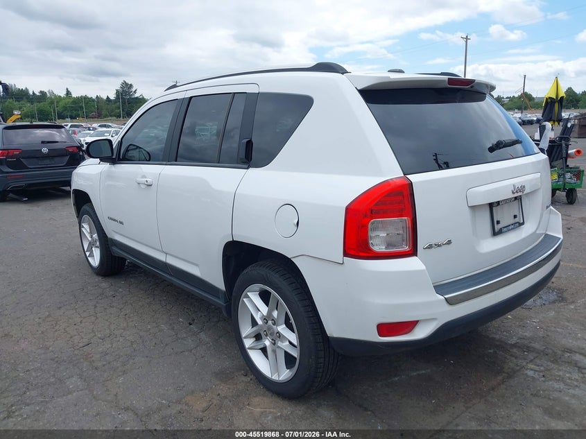 2011 Jeep Compass VIN 1J4NF5FB8BD176536 IAAI salvage auction — NORMAL WEAR, Clear-Dealer Only (Oregon), sold $900 on 2026-07-09 (photo 3)