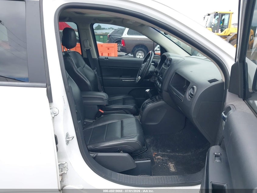 2011 Jeep Compass VIN 1J4NF5FB8BD176536 IAAI salvage auction — NORMAL WEAR, Clear-Dealer Only (Oregon), sold $900 on 2026-07-09 (photo 5)