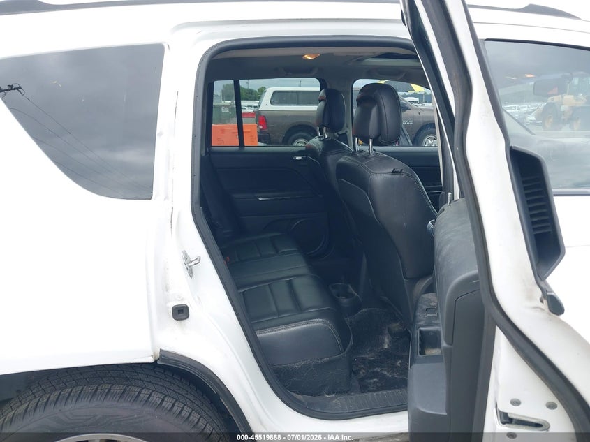 2011 Jeep Compass VIN 1J4NF5FB8BD176536 IAAI salvage auction — NORMAL WEAR, Clear-Dealer Only (Oregon), sold $900 on 2026-07-09 (photo 8)