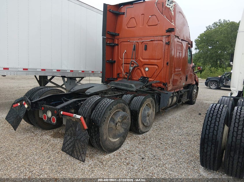 2020 Freightliner New cascadia 126 VIN 3AKJHHDRXLSLP9822 IAAI salvage auction — ROOF, Salvage (Illinois), sold $8,100 on 2026-08-06 (photo 4)