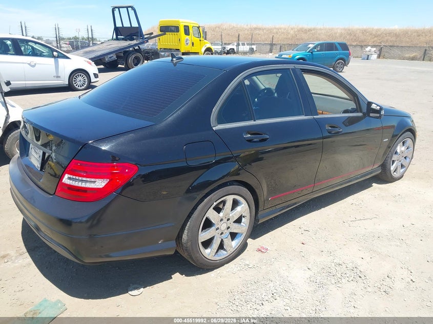 2012 Mercedes-benz C-klasse VIN WDDGF4HBXCR193421 IAAI salvage auction — NORMAL WEAR, Clear - Dealer Only (California), sold $725 on 2026-07-29 (photo 4)