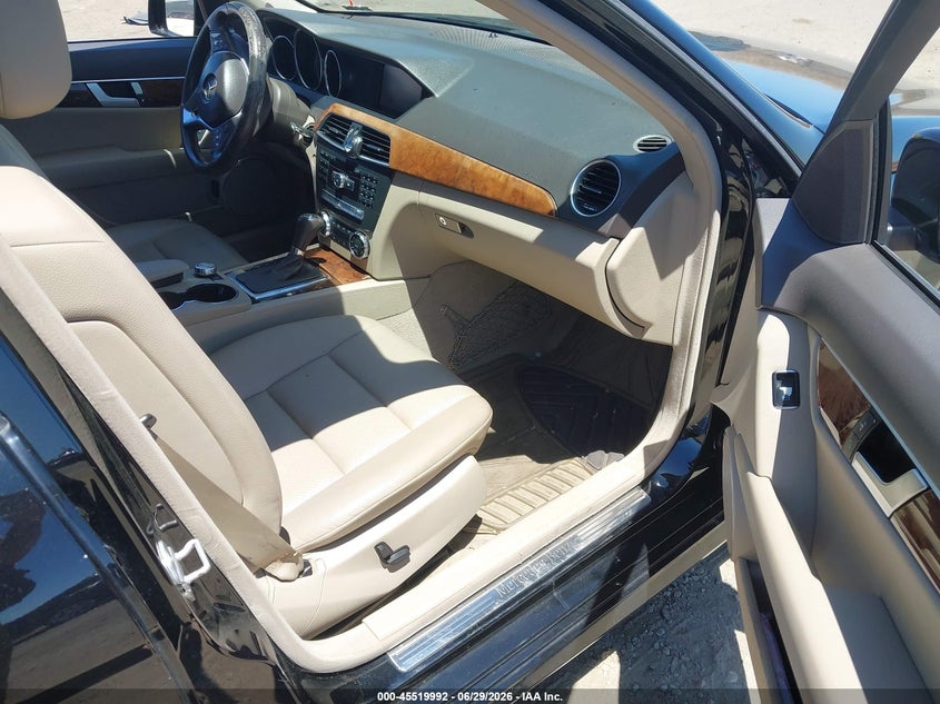2012 Mercedes-benz C-klasse VIN WDDGF4HBXCR193421 IAAI salvage auction — NORMAL WEAR, Clear - Dealer Only (California), sold $725 on 2026-07-29 (photo 5)