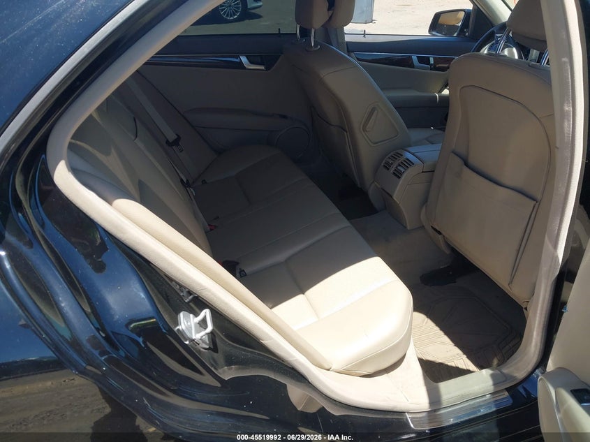 2012 Mercedes-benz C-klasse VIN WDDGF4HBXCR193421 IAAI salvage auction — NORMAL WEAR, Clear - Dealer Only (California), sold $725 on 2026-07-29 (photo 8)