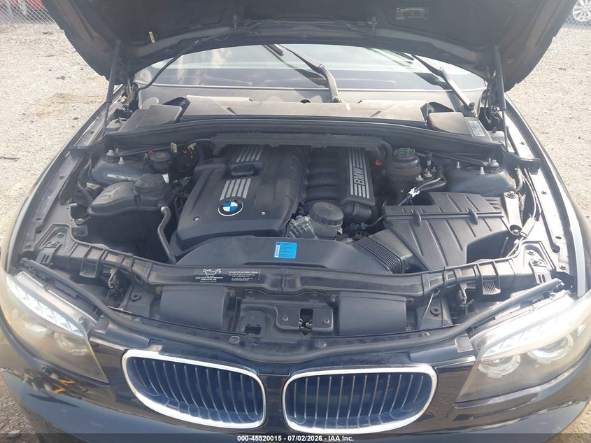 2009 BMW 1 series VIN WBAUL73569VJ76623 IAAI salvage auction — NORMAL WEAR, Clear (Virginia), sold $300 on 2026-07-21 (photo 6)