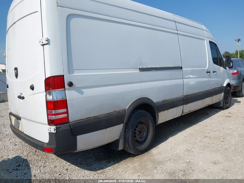 2008 Dodge Sprinter VIN WD0PE845185261213 IAAI salvage auction — NORMAL WEAR, Clear (Illinois), sold $550 on 2026-07-28 (photo 4)