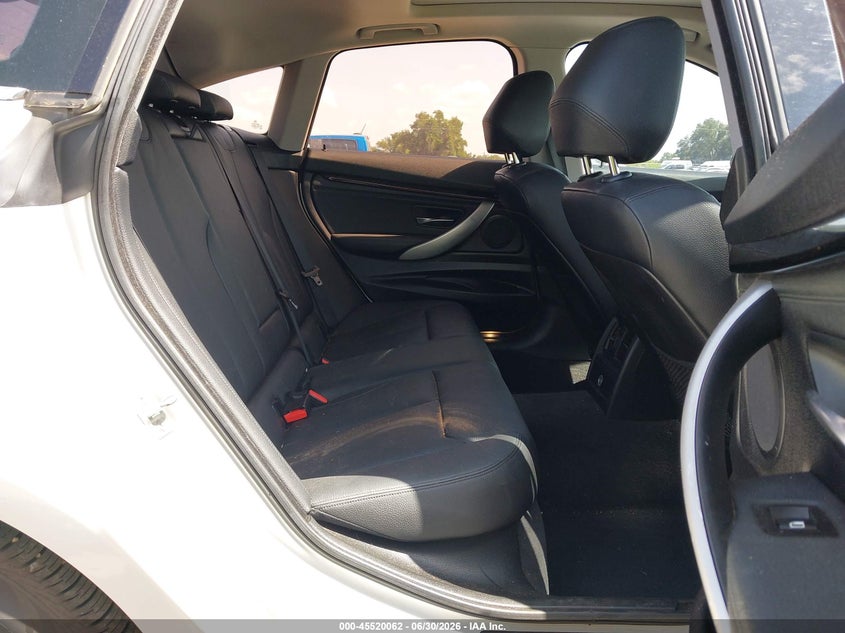 2015 BMW 3er VIN WBA3X5C5XFD562581 IAAI salvage auction — RIGHT FRONT, Salvage (Texas), sold $1,350 on 2026-08-20 (photo 8)