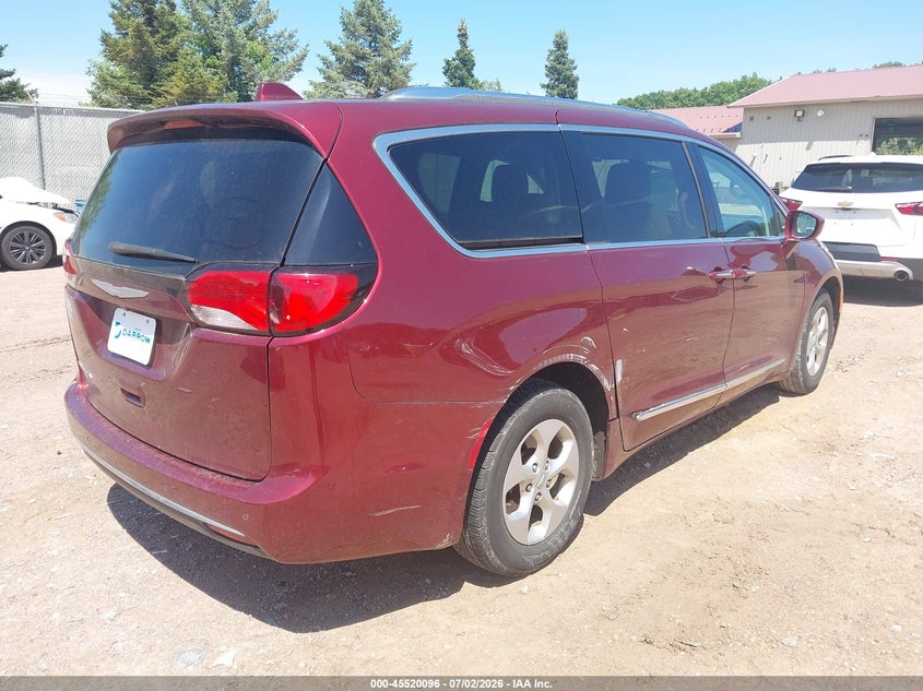 2017 Chrysler Pacifica VIN 2C4RC1EG8HR659343 IAAI salvage auction — FRONT & REAR, Clear (Wisconsin), sold $2,700 on 2026-07-11 (photo 4)