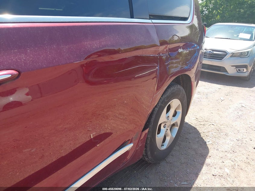 2017 Chrysler Pacifica VIN 2C4RC1EG8HR659343 IAAI salvage auction — FRONT & REAR, Clear (Wisconsin), sold $2,700 on 2026-07-11 (photo 6)