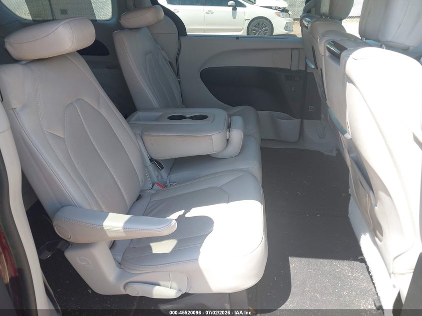 2017 Chrysler Pacifica VIN 2C4RC1EG8HR659343 IAAI salvage auction — FRONT & REAR, Clear (Wisconsin), sold $2,700 on 2026-07-11 (photo 8)
