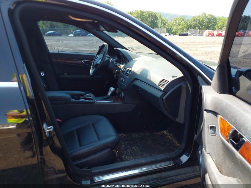 2011 Mercedes-benz C class VIN WDDGF8BB1BR162718 IAAI salvage auction — NORMAL WEAR, Clear (New Jersey), sold $600 on 2026-07-16 (photo 5)