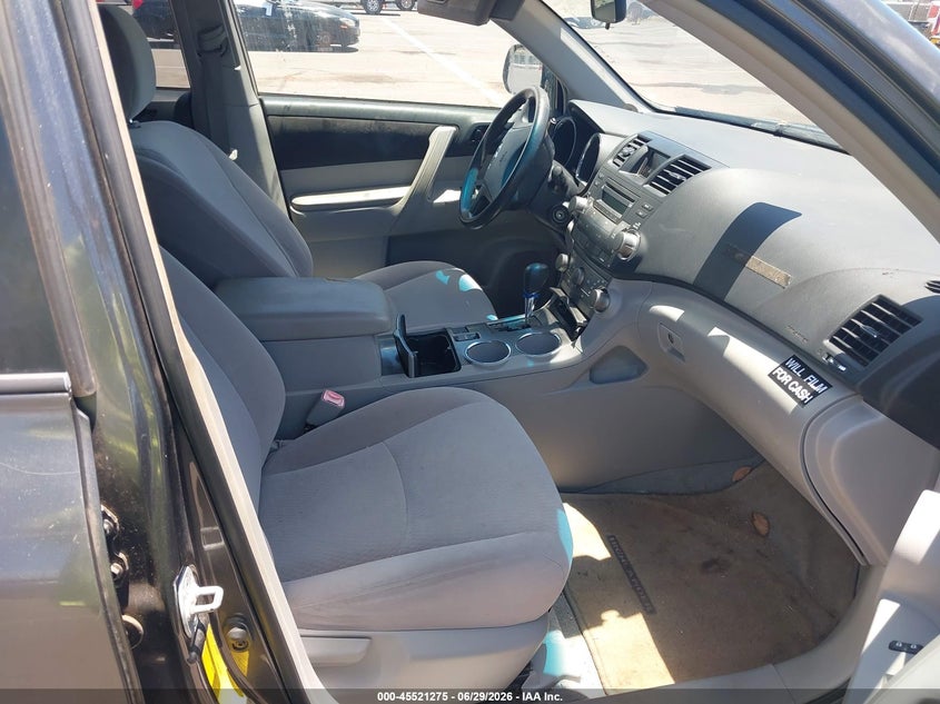2008 Toyota Highlander VIN JTEDS41A382061686 IAAI salvage auction — NORMAL WEAR, Clear (Hawaii), sold $550 on 2026-07-28 (photo 5)