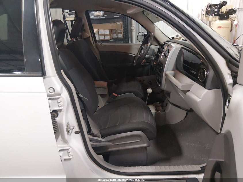 2009 Chrysler Pt cruiser VIN 3A8FY58979T590340 IAAI salvage auction — VANDALISM, Salvage (Iowa), sold $925 on 2026-07-25 (photo 5)
