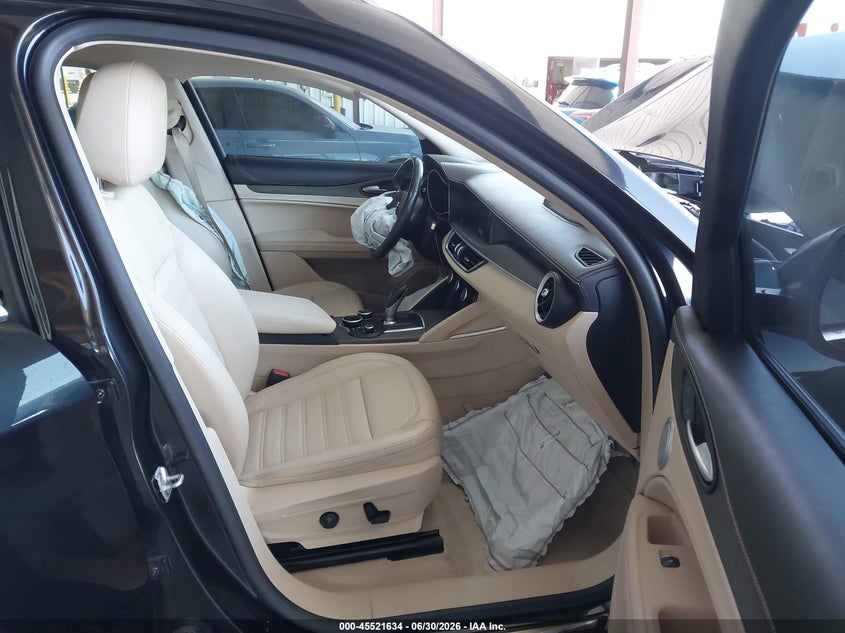 2019 Alfa romeo Stelvio VIN ZASPAKBN0K7C49321 IAAI salvage auction — LEFT FRONT, Wait Title, sold $1,900 on 2026-08-12 (photo 5)