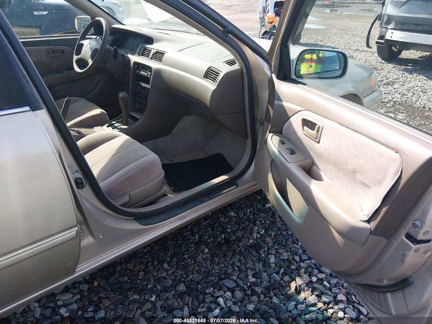 1998 Toyota Camry VIN JT2BG22K5W0246011 IAAI salvage auction — NORMAL WEAR, Clear (Georgia), sold $225 on 2026-07-17 (photo 5)