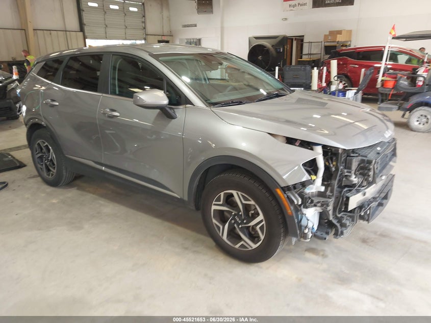 2024 Kia Sportage VIN KNDPU3DF7R7247930 IAAI salvage auction — FRONT & REAR, Salvage Title, sold $5,800 on 2026-08-01 (photo 1)