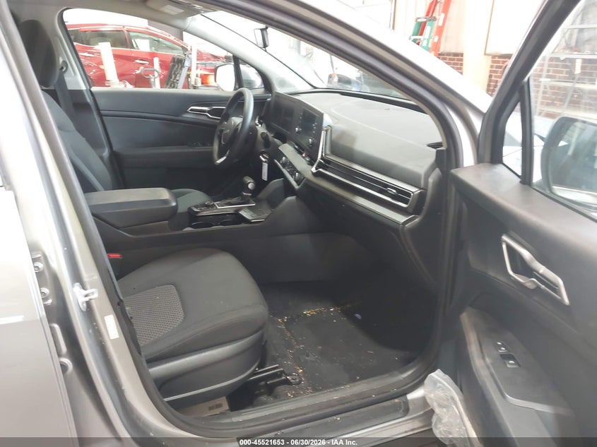 2024 Kia Sportage VIN KNDPU3DF7R7247930 IAAI salvage auction — FRONT & REAR, Salvage Title, sold $5,800 on 2026-08-01 (photo 5)