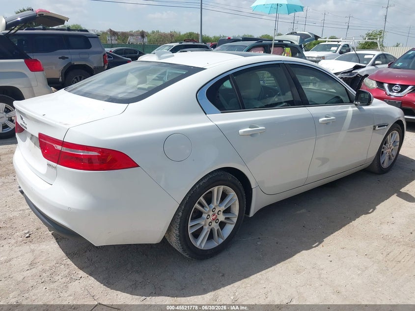 2017 Jaguar Xe VIN SAJAD4BN5HCP14873 IAAI salvage auction — NORMAL WEAR, Original (Texas), sold $725 on 2026-07-20 (photo 4)