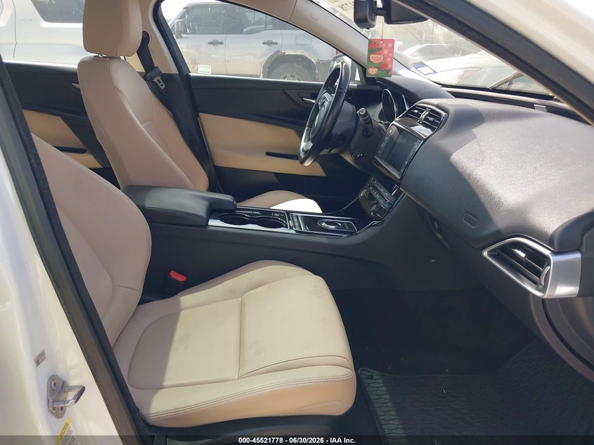 2017 Jaguar Xe VIN SAJAD4BN5HCP14873 IAAI salvage auction — NORMAL WEAR, Original (Texas), sold $725 on 2026-07-20 (photo 5)