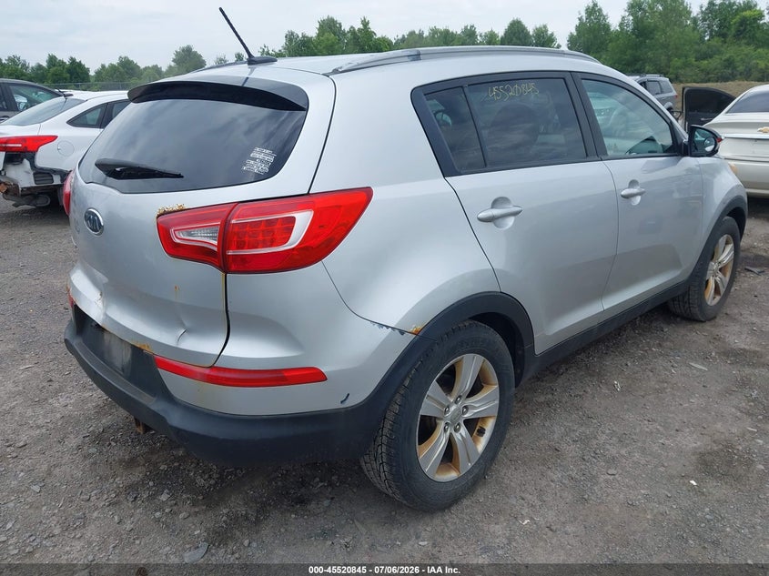 2011 Kia Sportage VIN KNDPB3A27B7027118 IAAI salvage auction — NORMAL WEAR, Clear (New York), sold $425 on 2026-07-16 (photo 4)