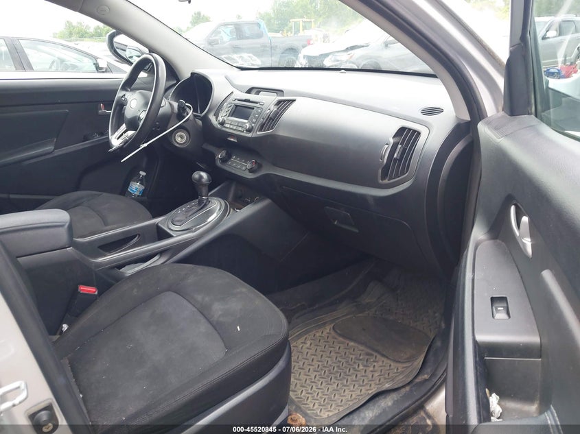 2011 Kia Sportage VIN KNDPB3A27B7027118 IAAI salvage auction — NORMAL WEAR, Clear (New York), sold $425 on 2026-07-16 (photo 5)