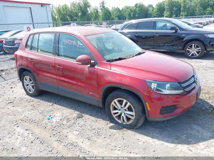 2014 Volkswagen Tiguan VIN WVGBV3AX4EW027452 IAAI salvage auction — NORMAL WEAR, Clear (New York), sold $400 on 2026-07-28 (photo 1)