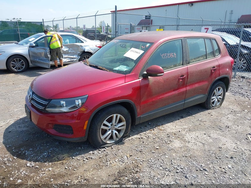2014 Volkswagen Tiguan VIN WVGBV3AX4EW027452 IAAI salvage auction — NORMAL WEAR, Clear (New York), sold $400 on 2026-07-28 (photo 2)
