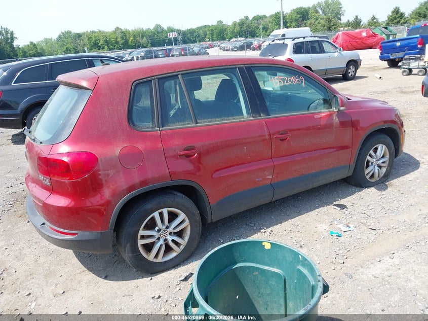 2014 Volkswagen Tiguan VIN WVGBV3AX4EW027452 IAAI salvage auction — NORMAL WEAR, Clear (New York), sold $400 on 2026-07-28 (photo 4)