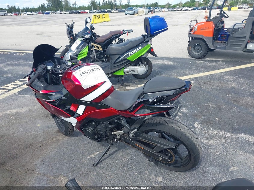 2019 Kawasaki Ninja VIN JKAEXKG15KDA32253 IAAI salvage auction — LEFT & RIGHT, Rebuildable (Florida), sold $1,250 on 2026-07-28 (photo 3)