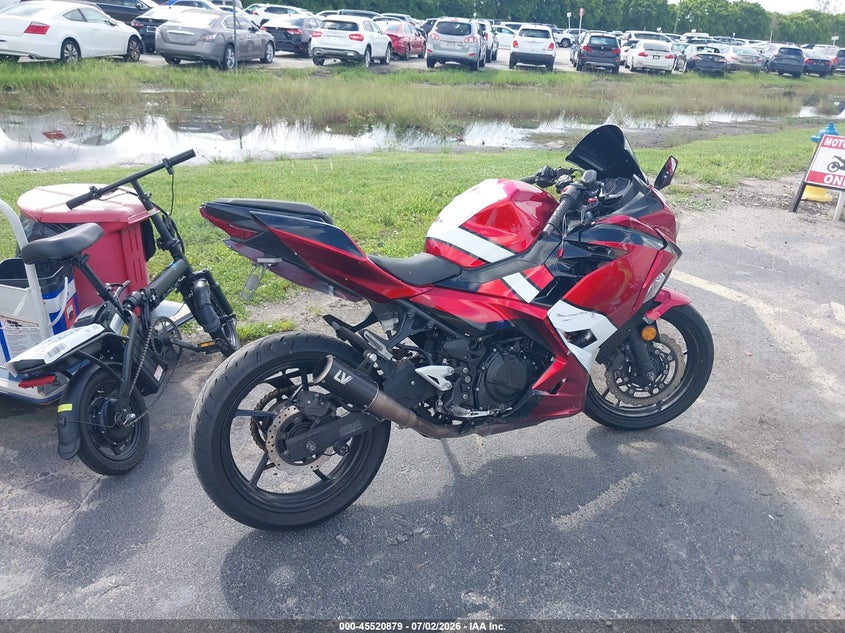 2019 Kawasaki Ninja VIN JKAEXKG15KDA32253 IAAI salvage auction — LEFT & RIGHT, Rebuildable (Florida), sold $1,250 on 2026-07-28 (photo 4)