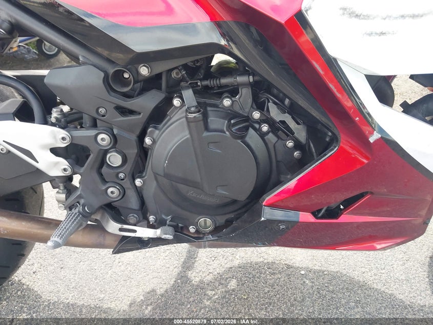 2019 Kawasaki Ninja VIN JKAEXKG15KDA32253 IAAI salvage auction — LEFT & RIGHT, Rebuildable (Florida), sold $1,250 on 2026-07-28 (photo 8)