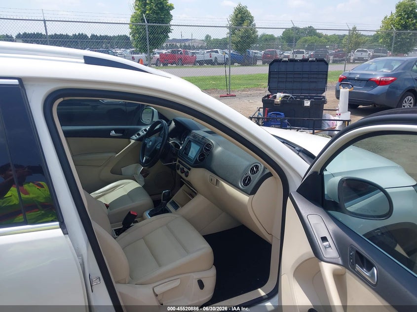2013 Volkswagen Tiguan VIN WVGAV3AX7DW563015 IAAI salvage auction — REAR END, Clear (Virginia), sold $1,150 on 2026-08-11 (photo 5)