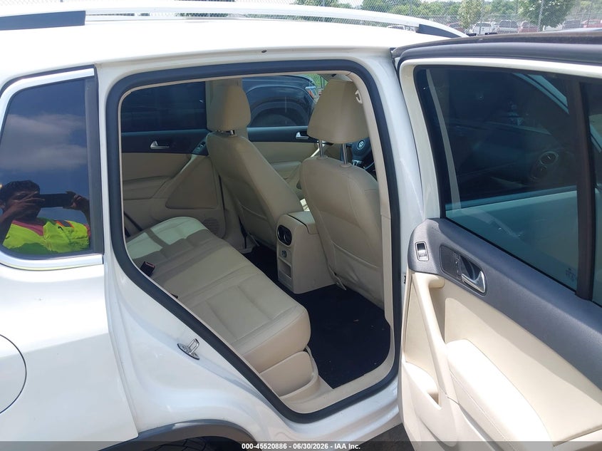 2013 Volkswagen Tiguan VIN WVGAV3AX7DW563015 IAAI salvage auction — REAR END, Clear (Virginia), sold $1,150 on 2026-08-11 (photo 8)