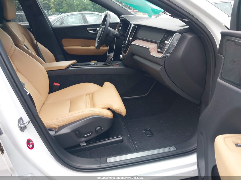 2019 Volvo Xc60 VIN LYV102RLXKB184284 IAAI salvage auction — SIDE, Mv-907A (New York), sold $11,200 on 2026-07-09 (photo 5)