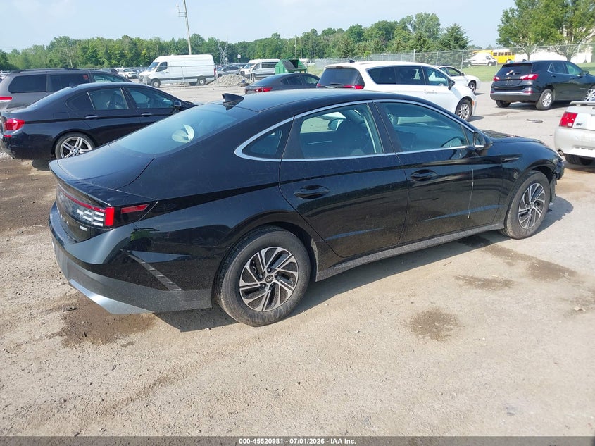 2026 Hyundai Sonata VIN KMHL24JJXTA147362 IAAI salvage auction — FRONT END, Clear (Michigan), sold $11,900 on 2026-07-16 (photo 4)
