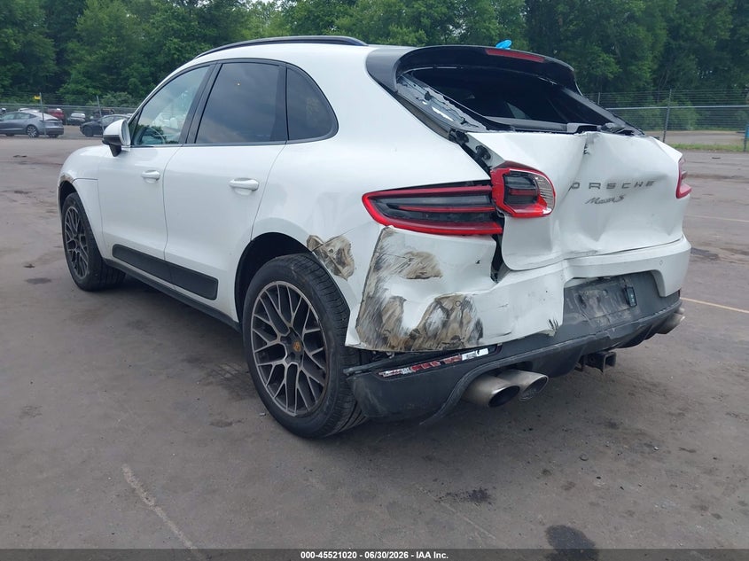 2017 Porsche Macan VIN WP1AB2A50HLB17140 IAAI salvage auction — REAR END, Salvage (Massachusetts), sold $7,500 on 2026-08-06 (photo 3)