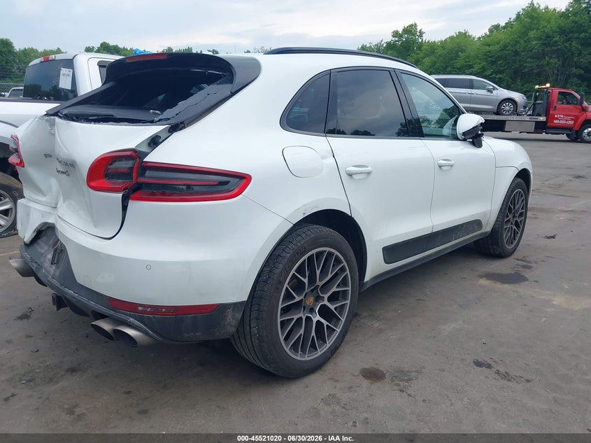 2017 Porsche Macan VIN WP1AB2A50HLB17140 IAAI salvage auction — REAR END, Salvage (Massachusetts), sold $7,500 on 2026-08-06 (photo 4)