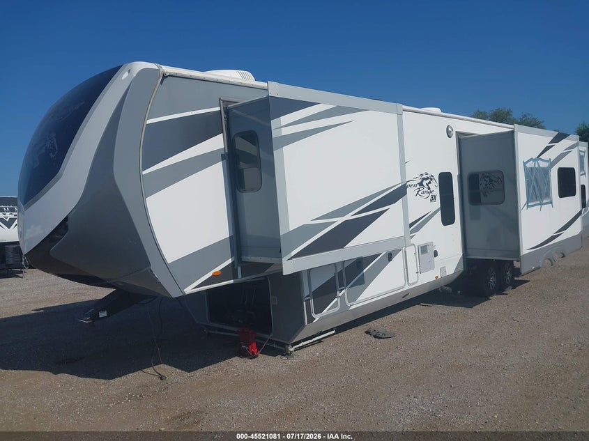 2019 Highland ridge Other VIN 58TCH0BV3K3XJ3079 IAAI salvage auction — HAIL, Regular Certificate (Iowa), sold $15,250 on 2026-08-11 (photo 2)