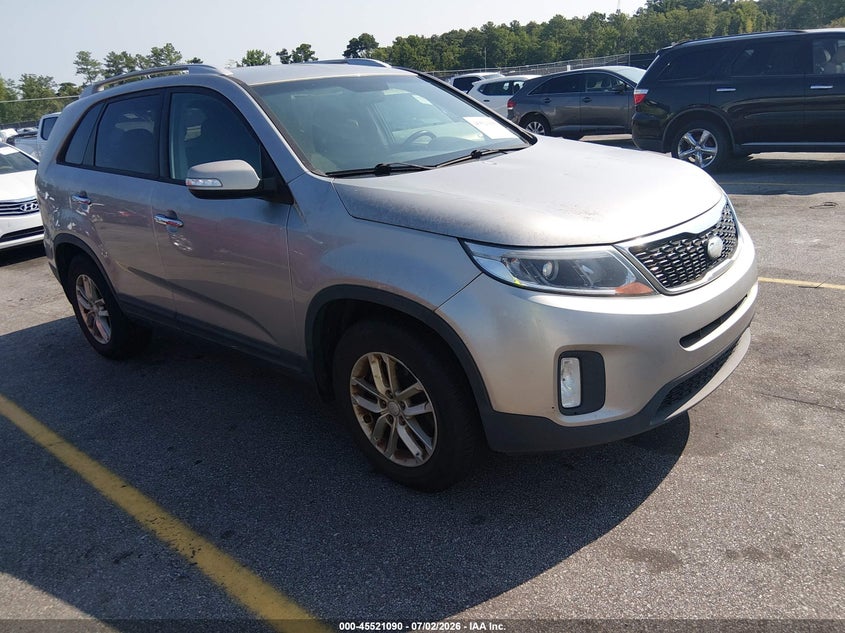 2015 Kia Sorento VIN 5XYKT3A68FG562980 IAAI salvage auction — ENGINE DAMAGE, Clear (North Carolina), sold $1,050 on 2026-07-15 (photo 1)
