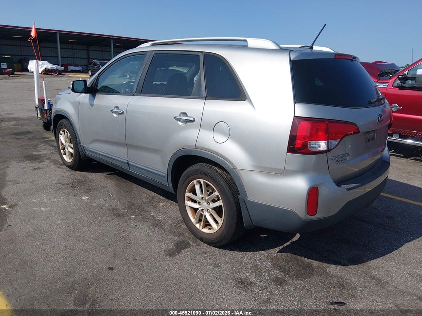 2015 Kia Sorento VIN 5XYKT3A68FG562980 IAAI salvage auction — ENGINE DAMAGE, Clear (North Carolina), sold $1,050 on 2026-07-15 (photo 3)