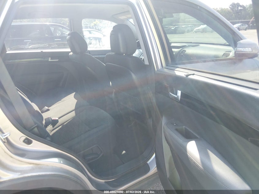 2015 Kia Sorento VIN 5XYKT3A68FG562980 IAAI salvage auction — ENGINE DAMAGE, Clear (North Carolina), sold $1,050 on 2026-07-15 (photo 8)