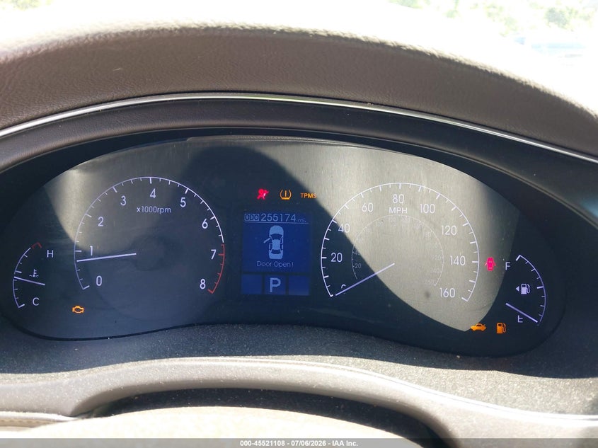 2013 Hyundai Genesis VIN KMHGC4DD0DU223062 IAAI salvage auction — NORMAL WEAR, Clear (Alabama), sold $325 on 2026-08-01 (photo 7)