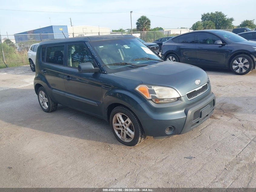 2011 Kia Soul VIN KNDJT2A29B7340555 IAAI salvage auction — NORMAL WEAR, Clear (Florida), sold $625 on 2026-07-15 (photo 1)