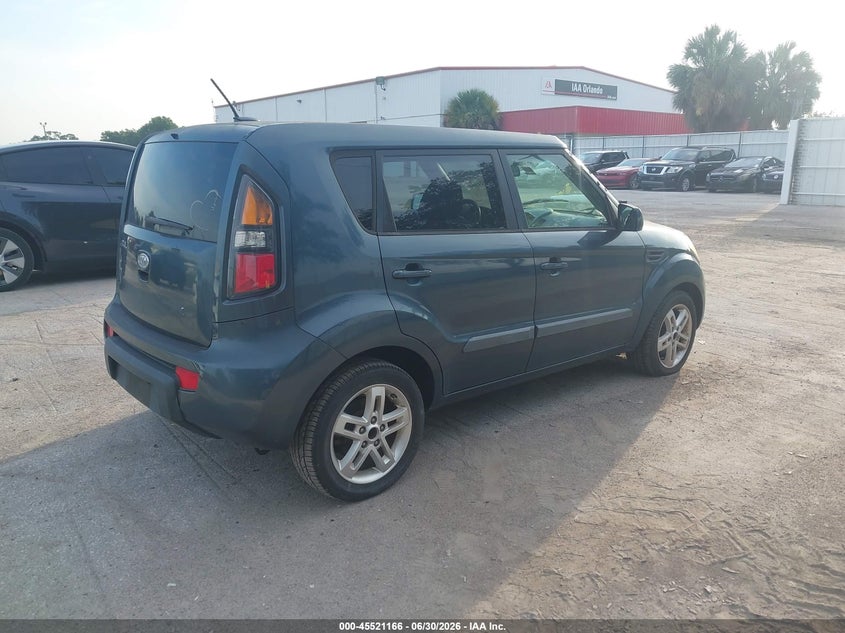 2011 Kia Soul VIN KNDJT2A29B7340555 IAAI salvage auction — NORMAL WEAR, Clear (Florida), sold $625 on 2026-07-15 (photo 4)