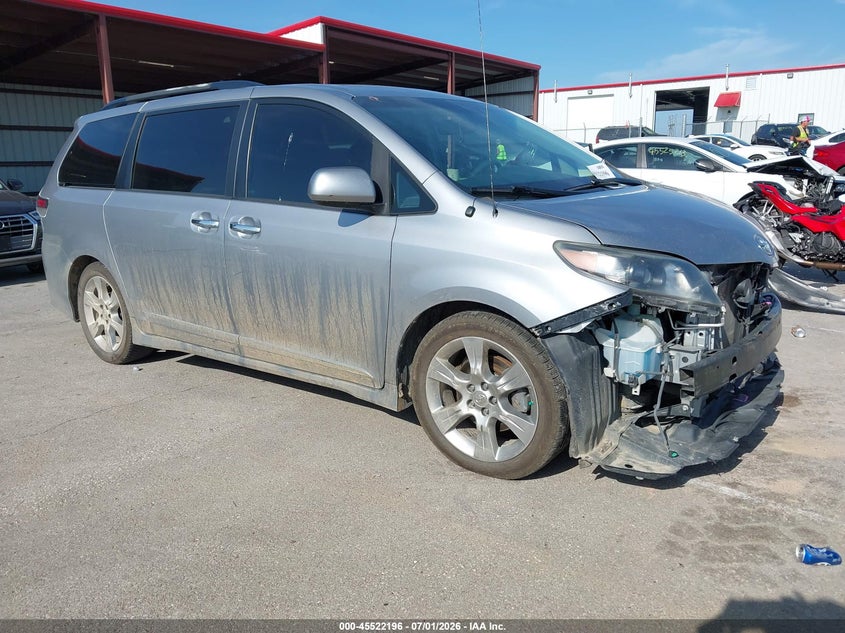 2013 Toyota Sienna VIN 5TDXK3DC2DS318266 IAAI salvage auction — FRONT END, Salvage Title, sold $850 on 2026-07-30 (photo 1)