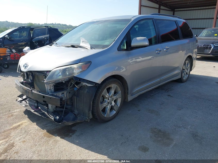 2013 Toyota Sienna VIN 5TDXK3DC2DS318266 IAAI salvage auction — FRONT END, Salvage Title, sold $850 on 2026-07-30 (photo 2)
