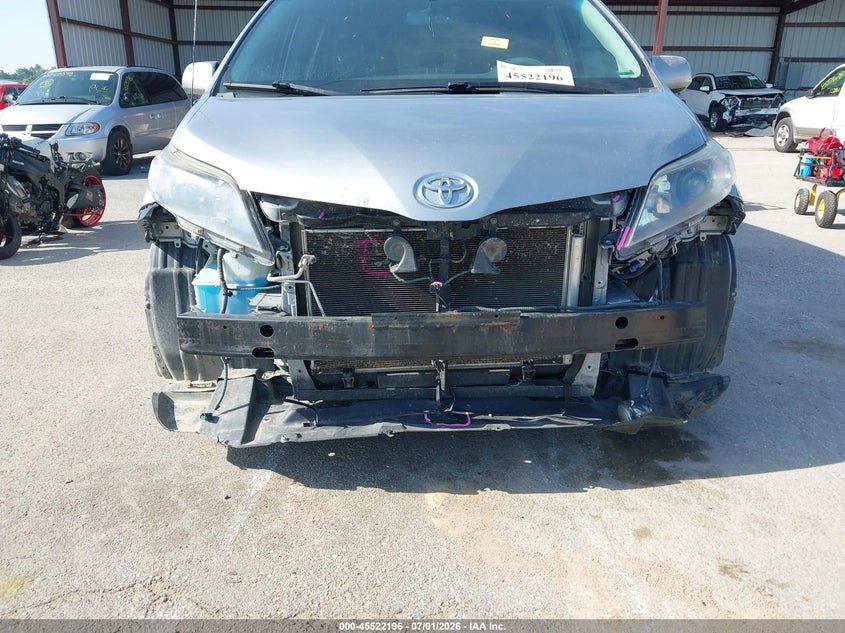 2013 Toyota Sienna VIN 5TDXK3DC2DS318266 IAAI salvage auction — FRONT END, Salvage Title, sold $850 on 2026-07-30 (photo 6)